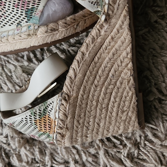 Vince Camuto Espadrille Wedge Sandals Size 8.5 - Picture 7 of 8